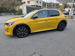 Peugeot 208 1.2 PureT GTPack EAT8