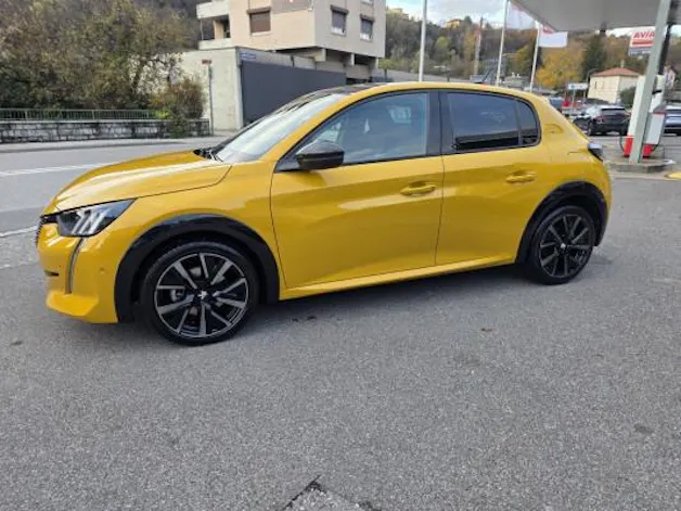 Peugeot 208 1.2 PureT GTPack EAT8