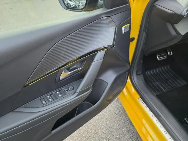 Peugeot 208 1.2 PureT GTPack EAT8