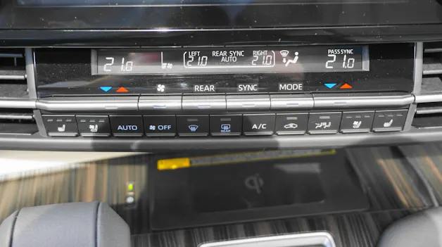 Toyota Sienna Hybrid Limited Premium AWD