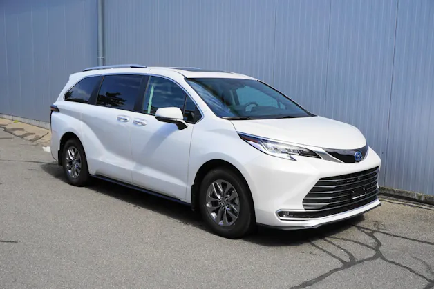 Toyota Sienna Hybrid Limited Premium AWD