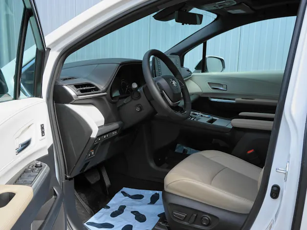 Toyota Sienna Hybrid Limited Premium AWD
