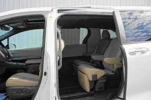 Toyota Sienna Hybrid Limited Premium AWD