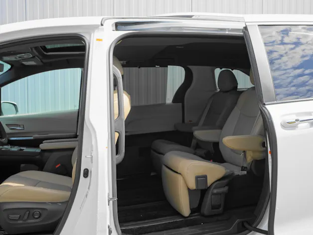 Toyota Sienna Hybrid Limited Premium AWD