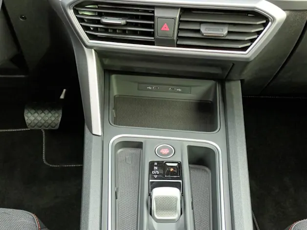 SEAT Leon 1.5 eTSI mHEV DSG FR