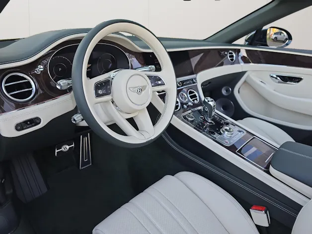 Bentley Continental GTC V8 4.0 PHEV 680 PS/ 1.9 % Leasing möglich