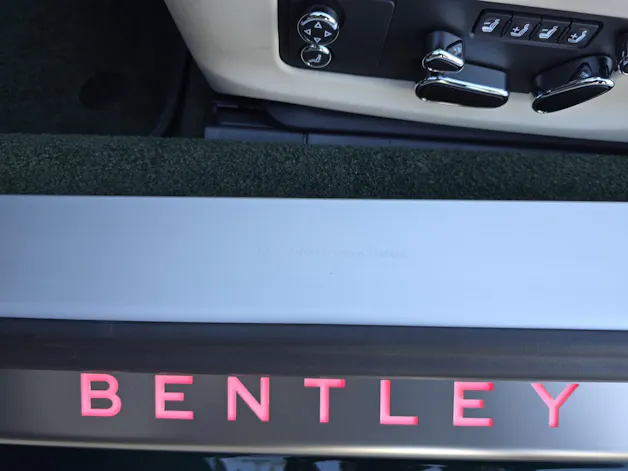 Bentley Continental GTC V8 4.0 PHEV 680 PS/ 1.9 % Leasing möglich