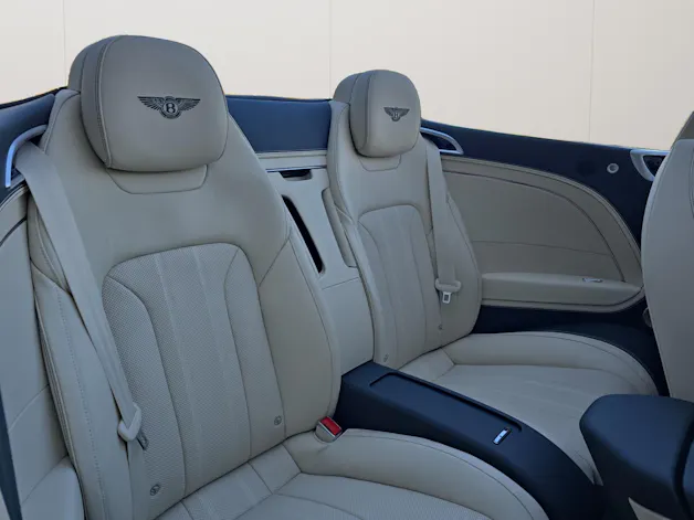 Bentley Continental GTC V8 4.0 PHEV 680 PS/ 1.9 % Leasing möglich