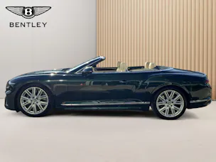 Bentley Continental GTC V8 4.0 PHEV 680 PS/ 1.9 % Leasing möglich