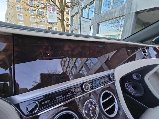 Bentley Continental GTC V8 4.0 PHEV 680 PS/ 1.9 % Leasing möglich