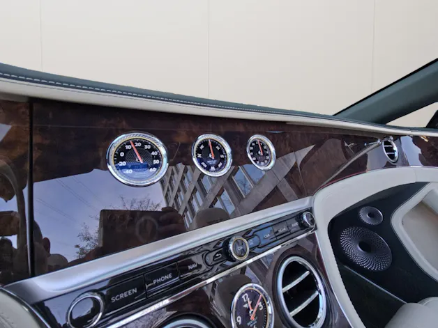 Bentley Continental GTC V8 4.0 PHEV 680 PS/ 1.9 % Leasing möglich