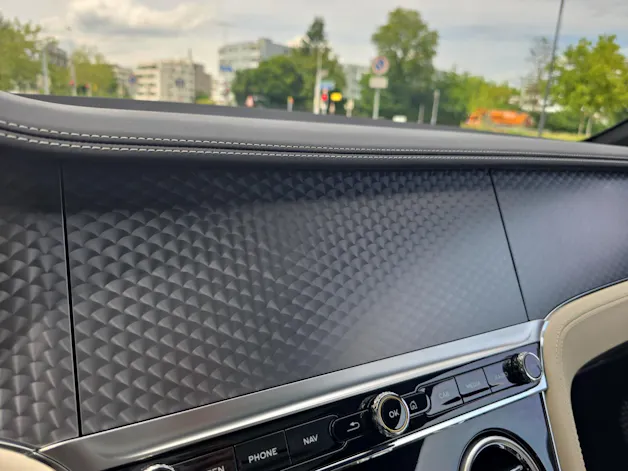 Bentley Continental GT V8 4.0 PHEV 680 PS/ 1.9 % Leasing möglich