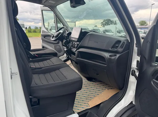 Iveco 35S18HA8V Kastenwagen