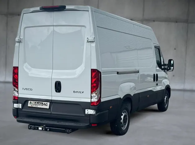 Iveco 35S18HA8V Kastenwagen