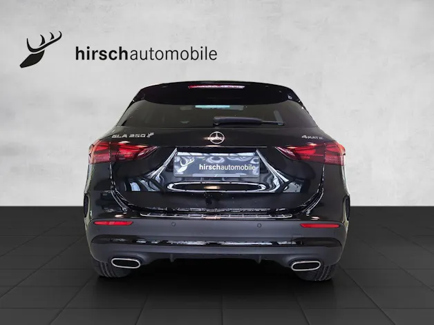 Mercedes-Benz GLA 250 4Matic 8G-DCT Swiss Star