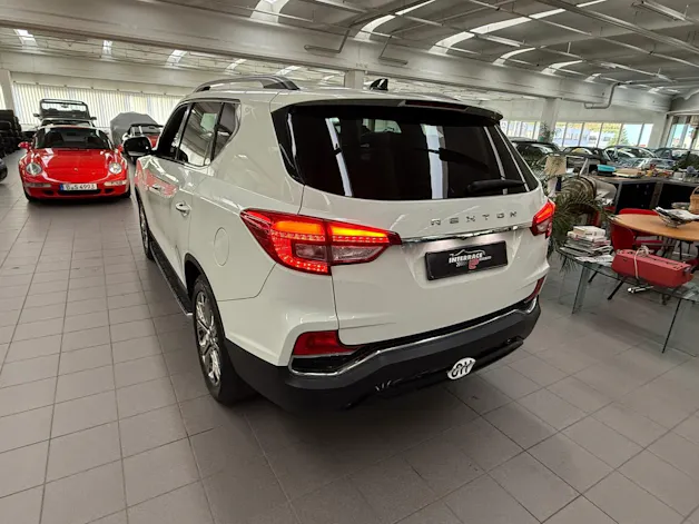 KGM -SsangYong 2.0 Sapphire 4WD BENZINA!