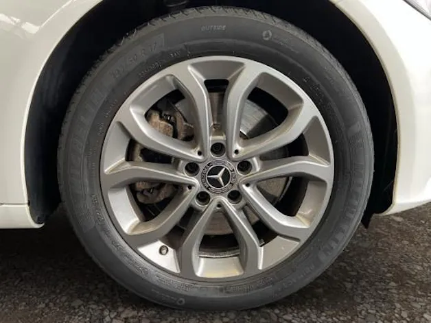 Mercedes-Benz C 250 d Swiss Star Avan4M
