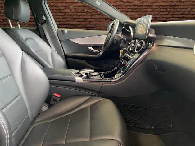 Mercedes-Benz C 250 d Swiss Star Avan4M