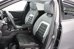 Vehicle image CITROEN C4 1.2 Hybrid Max