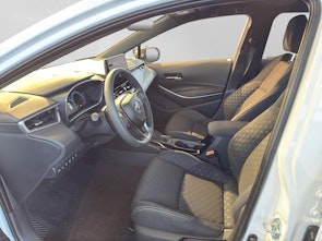 Vehicle image TOYOTA Corolla Touring Sports 1.8 HSD Comfort