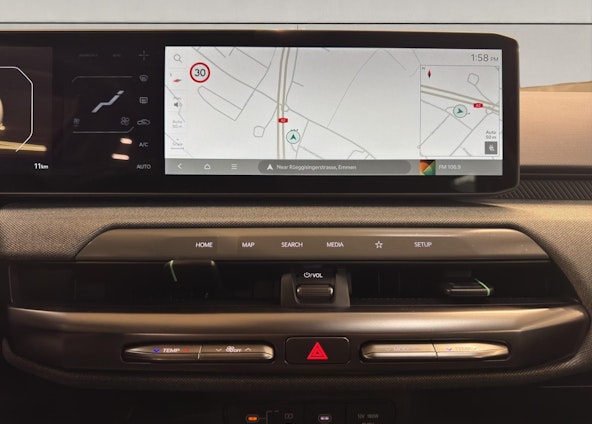 Vehicle image 15 Vehicle image 15