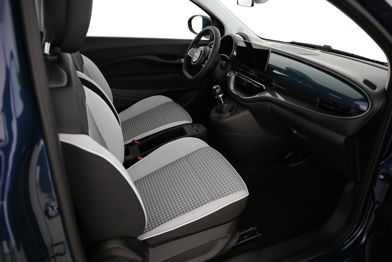 Vehicle image FIAT 500