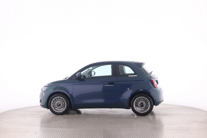 Vehicle image FIAT 500