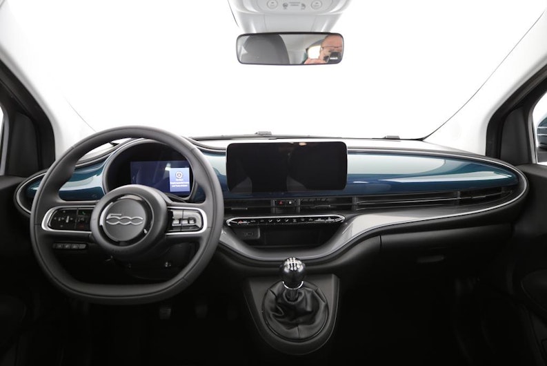 Vehicle image FIAT 500