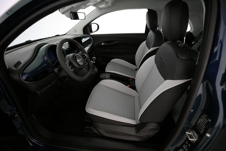 Vehicle image FIAT 500