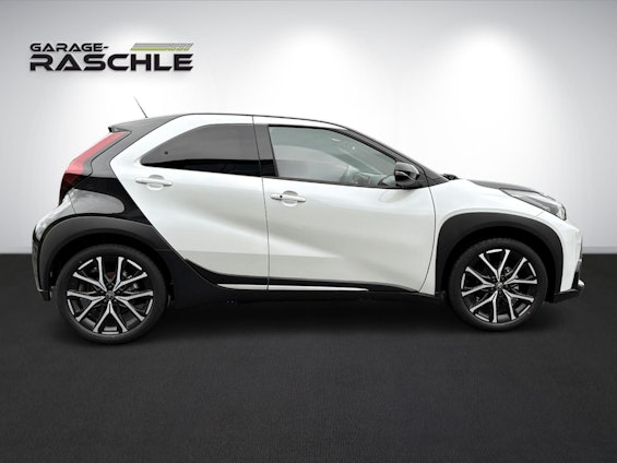 Vehicle image 8 Vehicle image 8