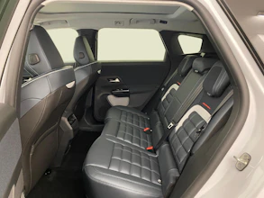 https://vehicle.imgix.net/4095407/e86a9ab9-fc81-4840-83dc-03a325131dee.jpg