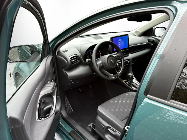 Toyota Yaris 1.5 VVT-i HSD Trend