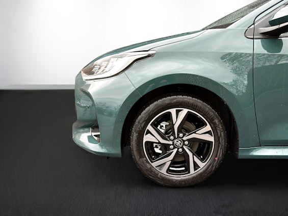 Vehicle image 4 Vehicle image 4