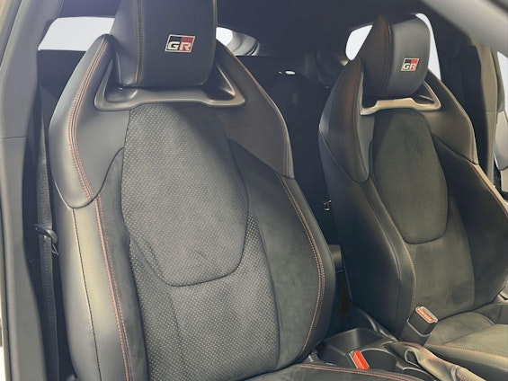 Vehicle image 8 Vehicle image 8