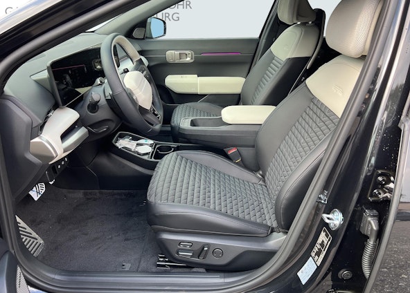 Vehicle image 12 Vehicle image 12