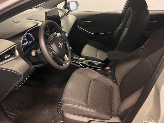 Vehicle image 8 Vehicle image 8