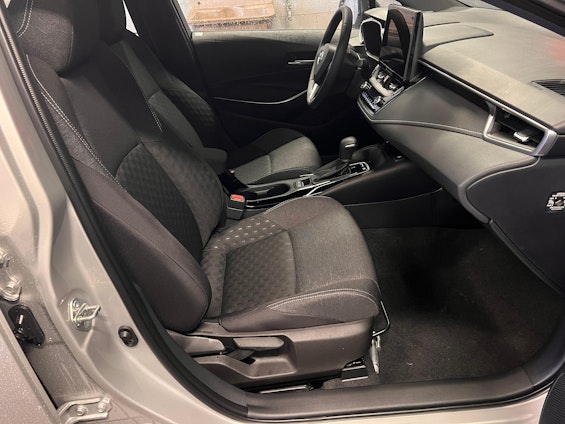 Vehicle image 13 Vehicle image 13