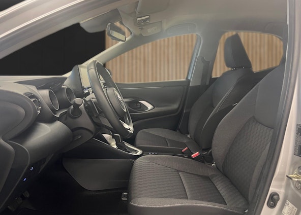 Vehicle image 10 Vehicle image 10