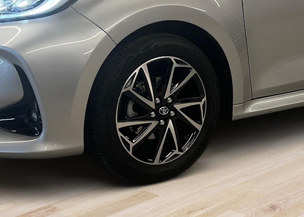 Vehicle image 9 Vehicle image 9