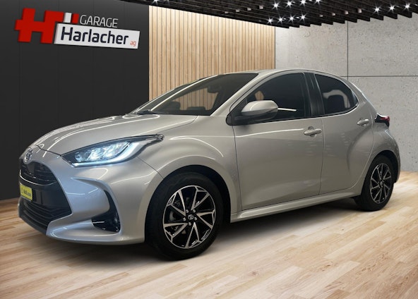 First vehicle image First vehicle image