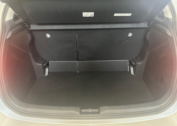 Vehicle image 16 Vehicle image 16