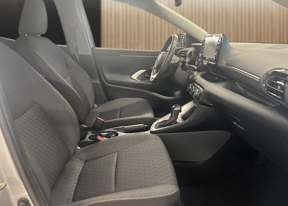 Vehicle image 15 Vehicle image 15