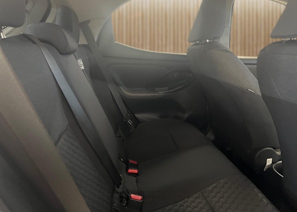 Vehicle image 14 Vehicle image 14