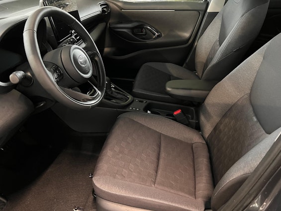 Vehicle image 8 Vehicle image 8