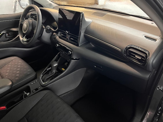 Vehicle image 13 Vehicle image 13