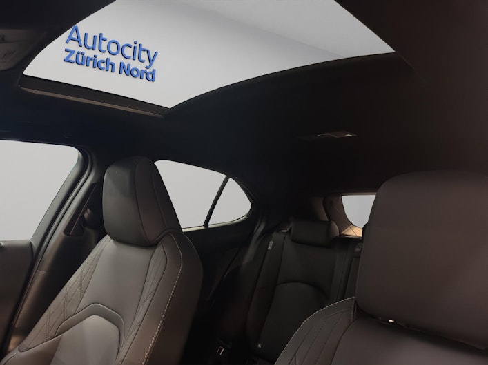 Vehicle image LEXUS UX