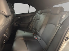 Vehicle image LEXUS UX 250h F-Line