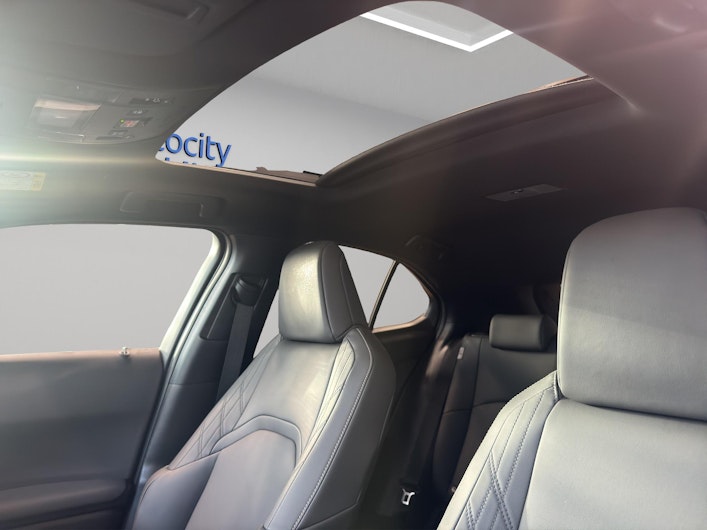 Vehicle image LEXUS UX