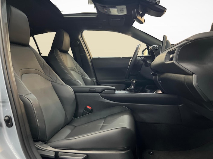 Vehicle image LEXUS UX