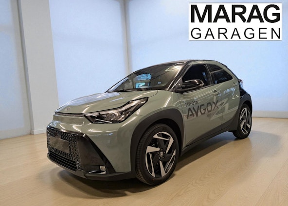 First vehicle image First vehicle image